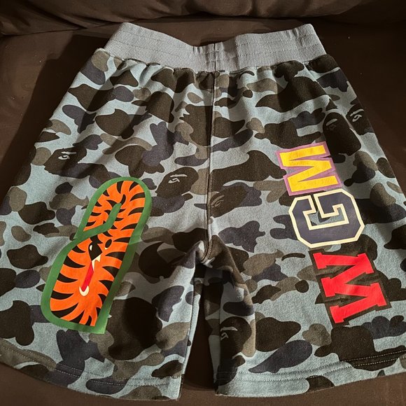 A Bathing Ape shorts - Picture 1 of 3